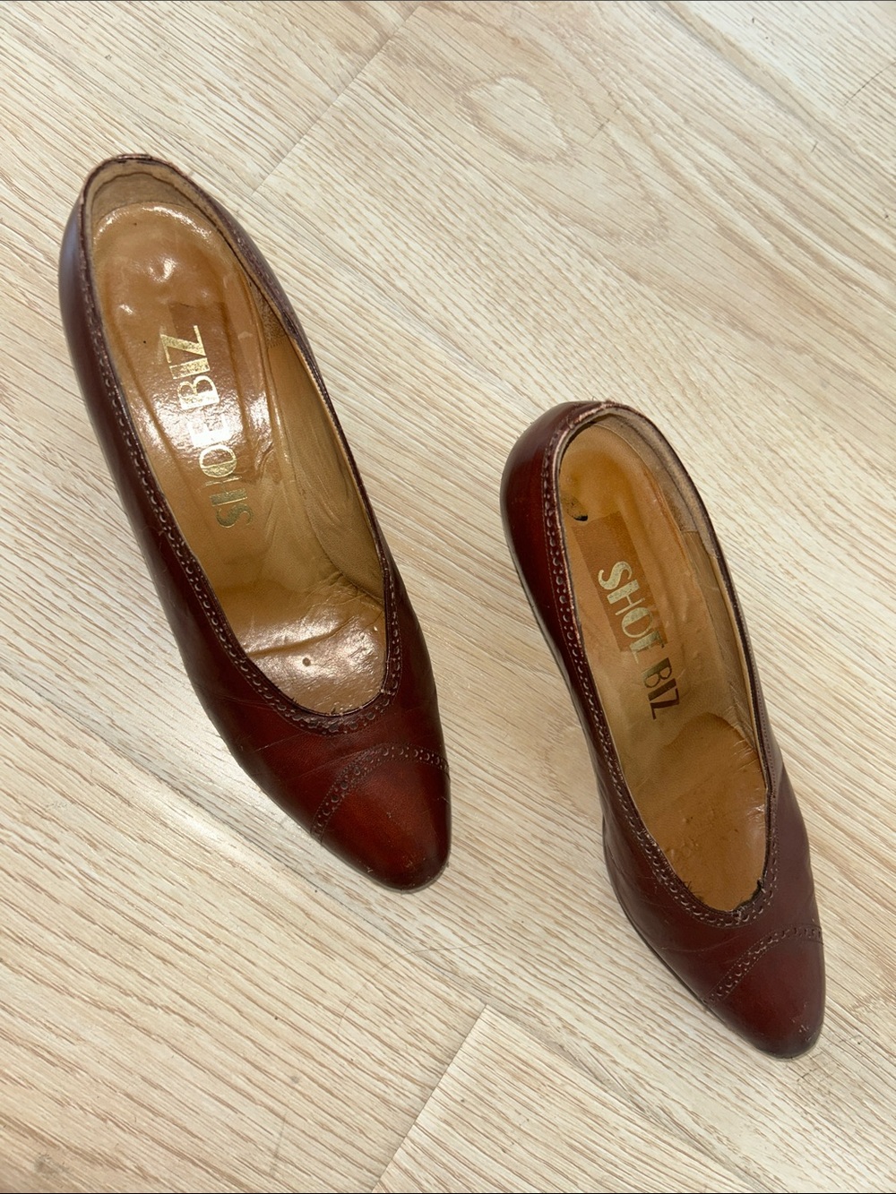 SHOE BIZ  Classic  Heels, Sandalwood-brown